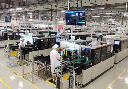 华为撤离在美57家工厂 自主创新的战略反击引发热议